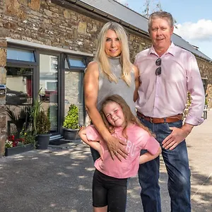 https://curragh-house.corkhotel.net